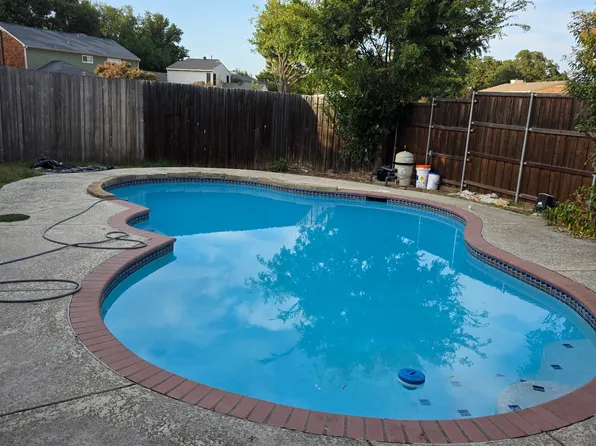 1369 Colby Dr, Lewisville, TX 75067