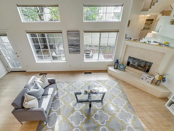 3rd image of 20622 Gardenside Cir