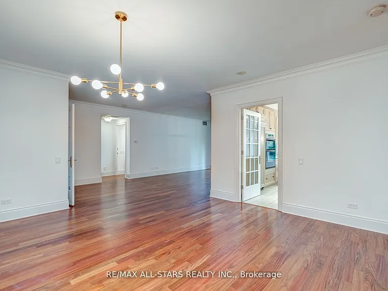 7071 Bayview Ave #211 — Photo 25