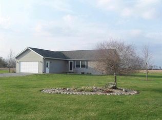 809 Ijem Ave, Nichols, IA 52766
