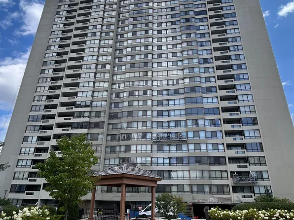 255 Bamburgh Cir #1005, Toronto, ON M1W 3T6