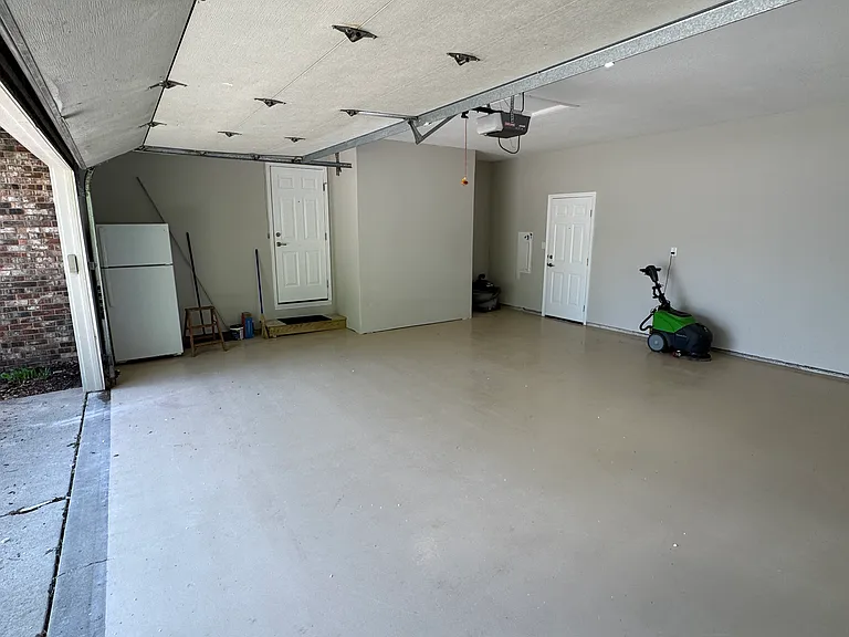 805 Center St — Photo 9