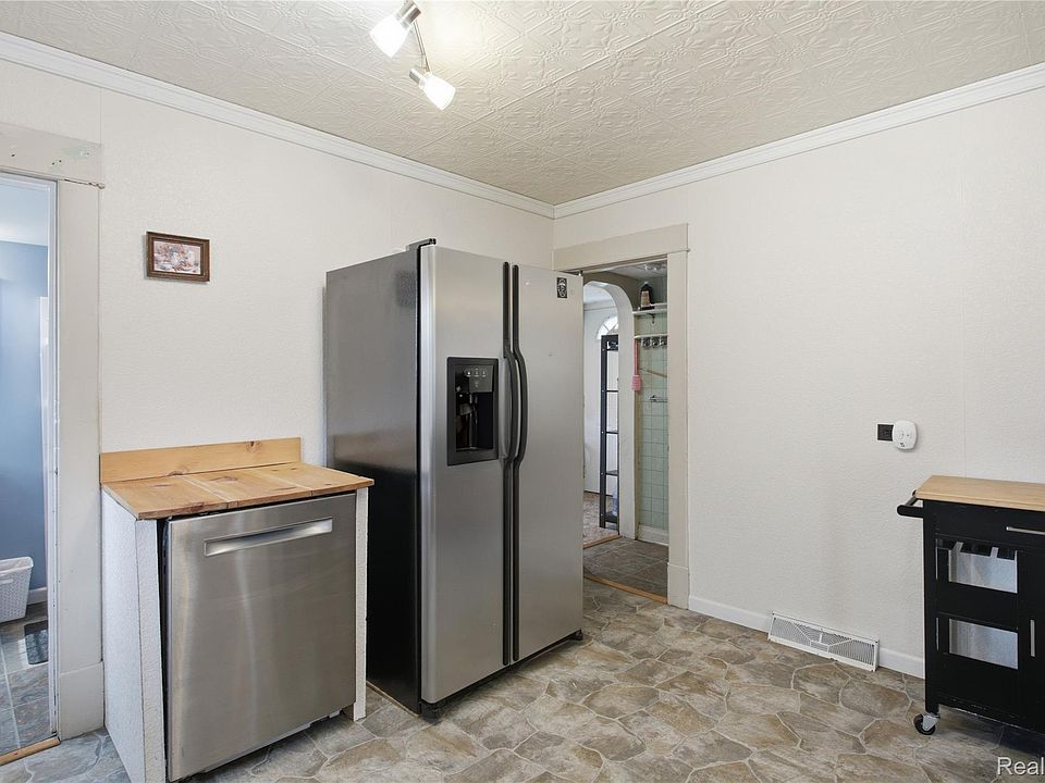 223 N Main St, photo 14