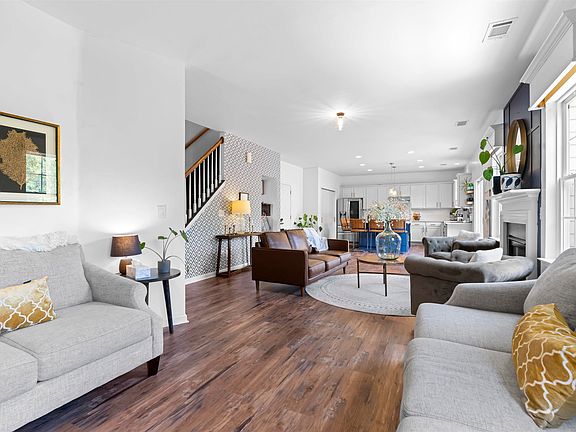 3rd image of 134 Wild Dogwood Way
