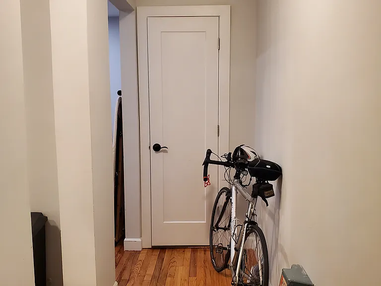 427 W 51st St #2H — Photo 7