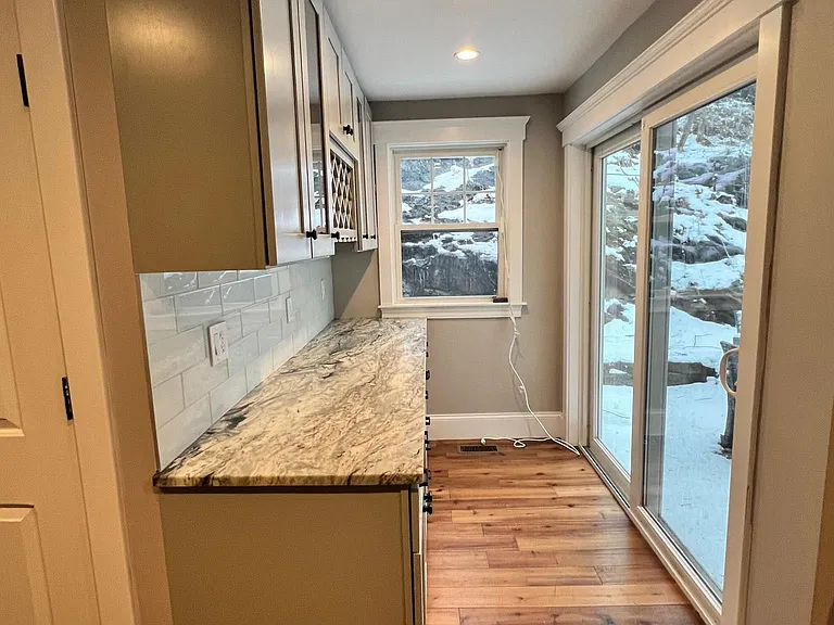 82 Essex St #1 — Photo 2