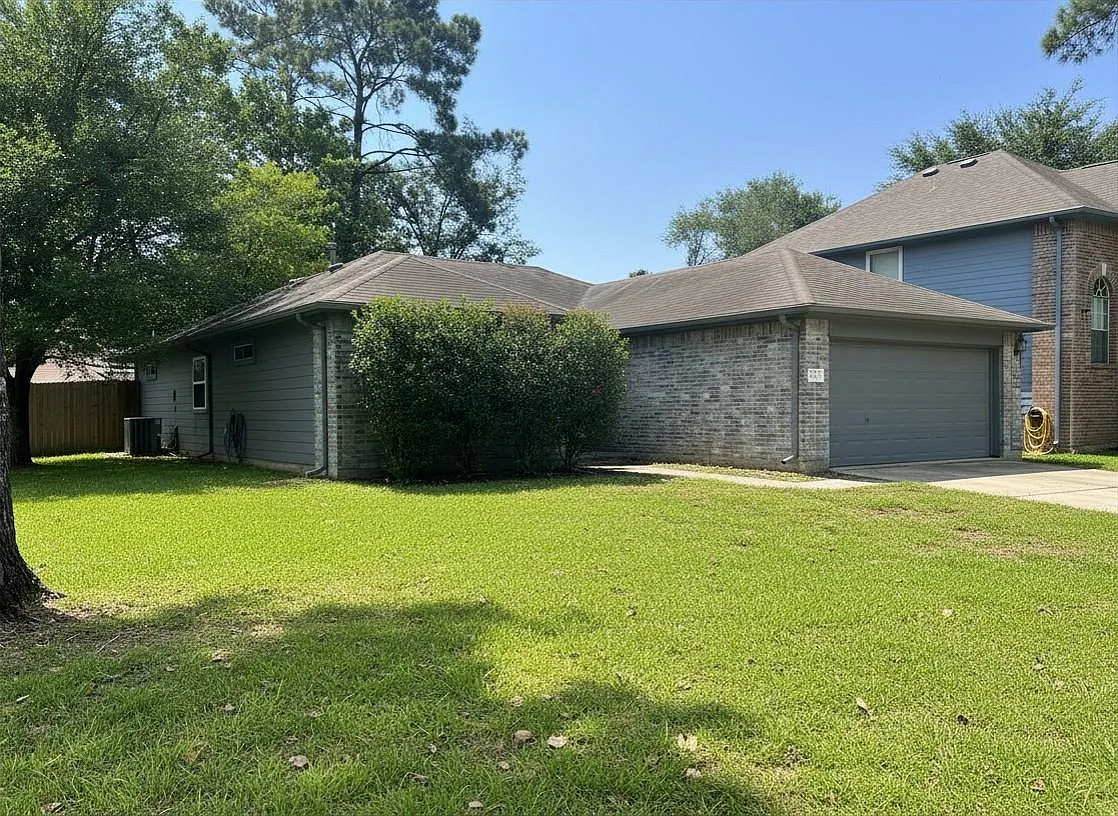 3 bed, 2.0 bath, 1470 sqft, $2,300 — Photo 2