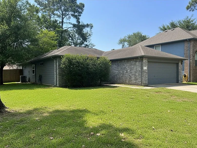 25314 Laurel Green St — Photo 2