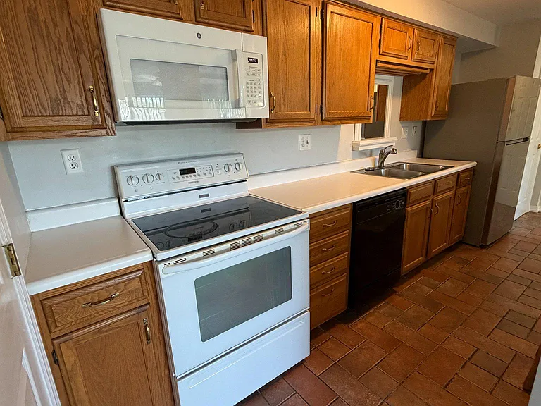 9 Cranberry Ct — Photo 2