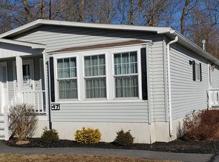 47 Leisurewoods Dr, Rockland, MA 02370