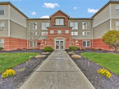 23003 Chandlers Ln APT 219, Olmsted Falls, OH, 44138