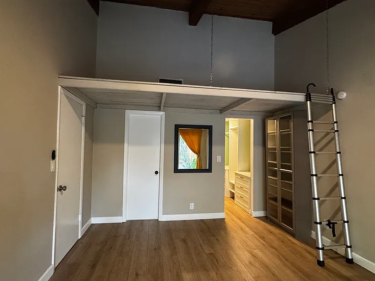 Master Bedroom - Extra Space