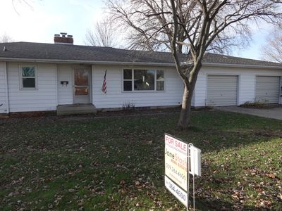 1035 Warren St, Henry, IL, 61537