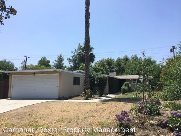20528 Hamlin St, Winnetka, CA 91306