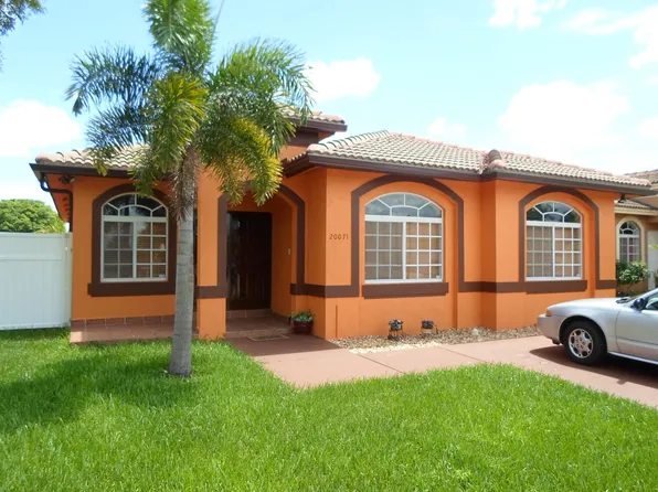 20071 NW 77th Ct, Hialeah, FL 33015