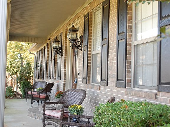 3rd image of 7105 Water Oak Cir