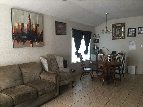 5th image of 502 Rockmoor Dr