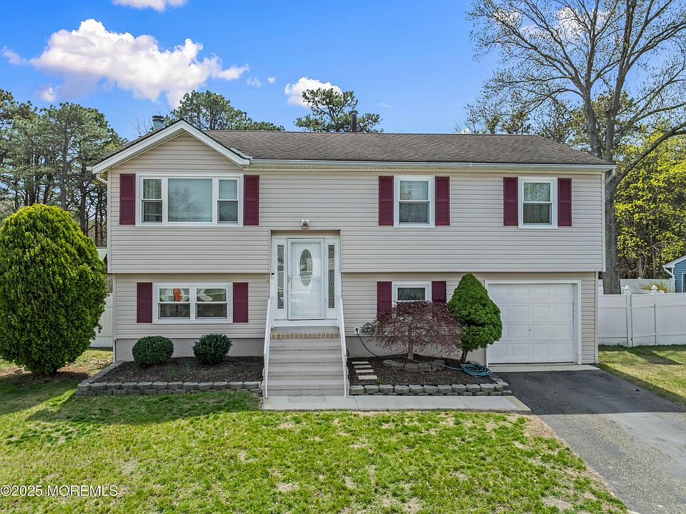 1st image of 1417 Delaware Avenue