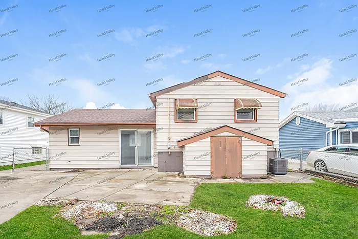6347 Edgehurst Dr — Photo 13