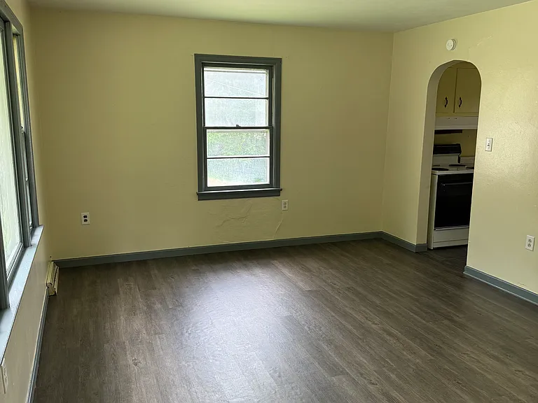308 Watson Ave — Photo 6