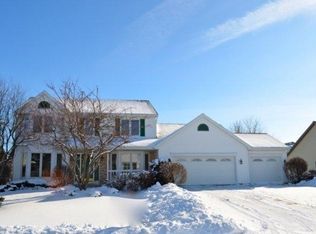 1835 Essex Dr, Sun Prairie, WI 53590