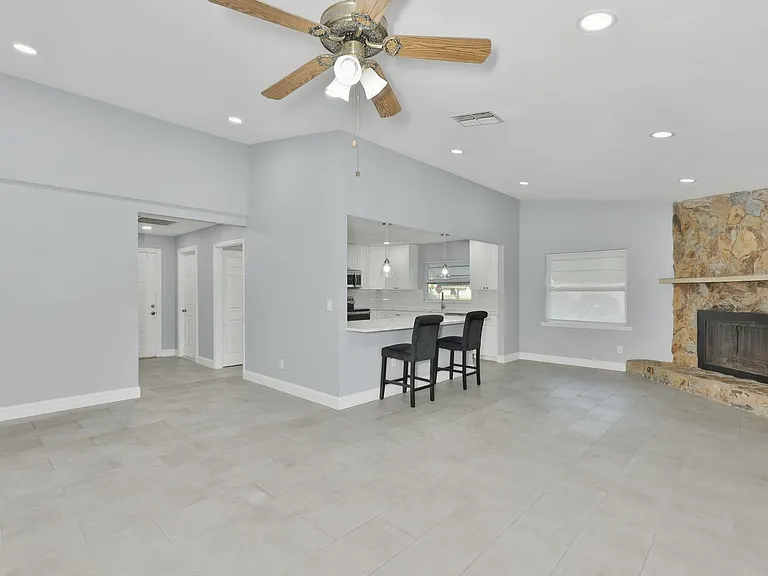 8433 Somerset Dr — Photo 10