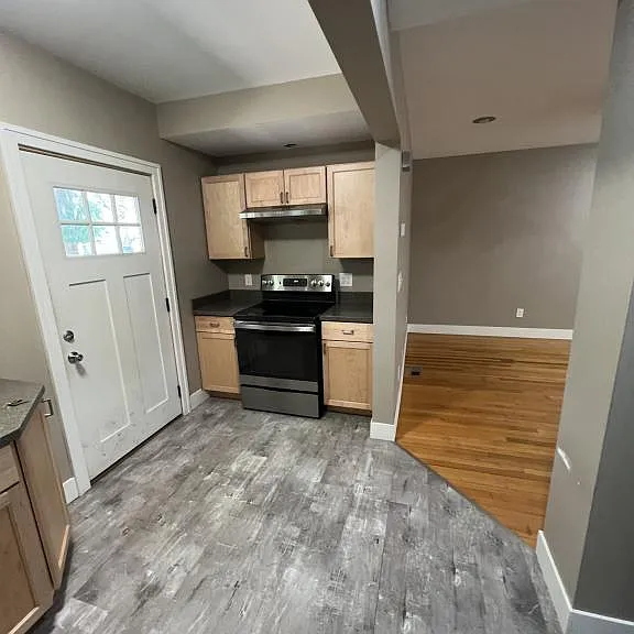718 Locust St #4 — Photo 10