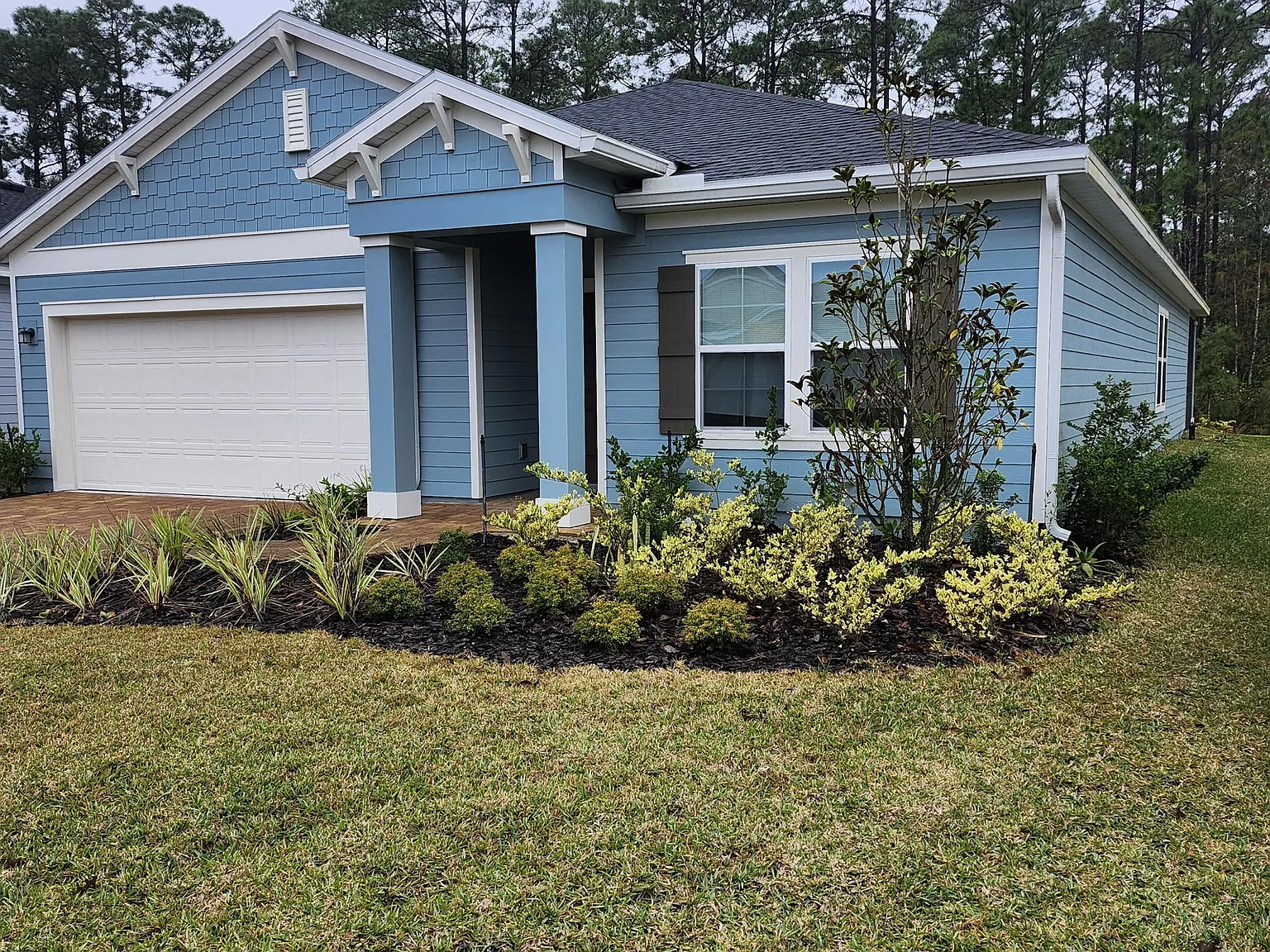 3 bed, 5.0 bath, 2126 sqft, $2,350 — Photo 1