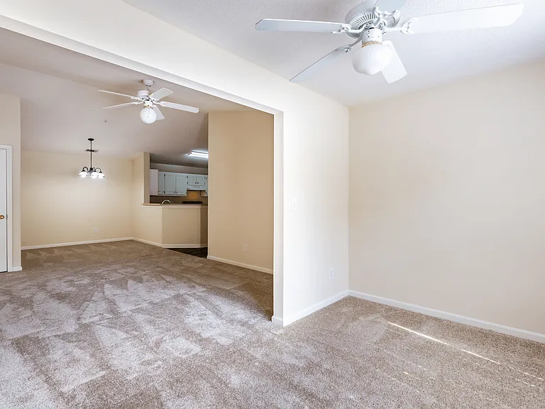The Retreat at Grande Lake Apartments — Photo 26
