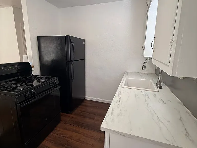 1650 Gorman St — Photo 3