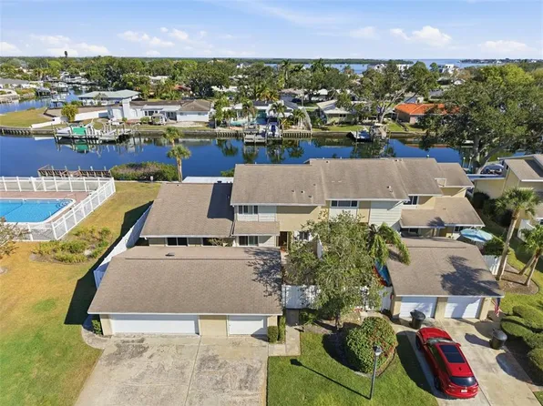 6397 Cape Hatteras Way NE APT 3, Saint Petersburg, FL 33702