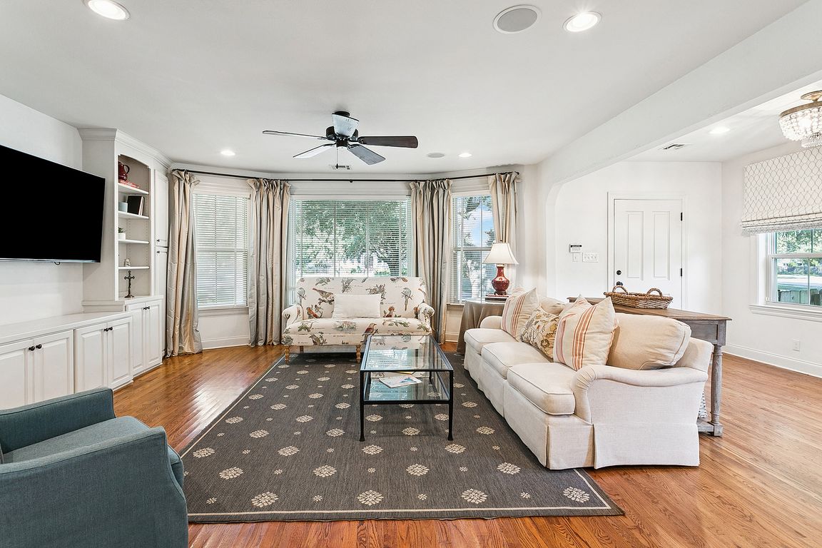 next background image