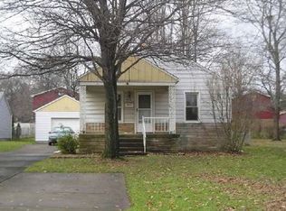448 Forest Hill Dr, Youngstown, OH