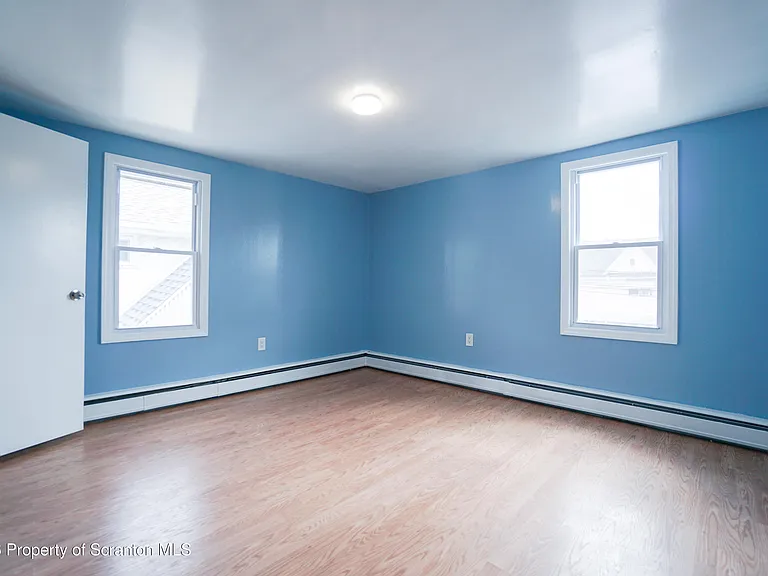 1519 Meylert Ave — Photo 16