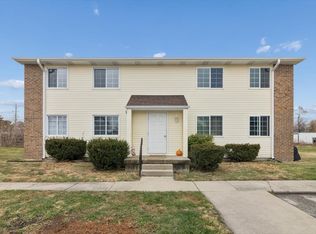 600 S East St APT 101, Gardner, IL