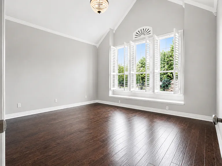 1210 Forest Hills Dr — Photo 18