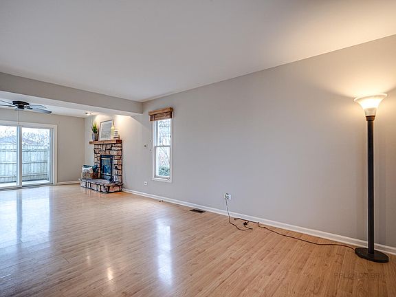4th image of 292 Washo Dr