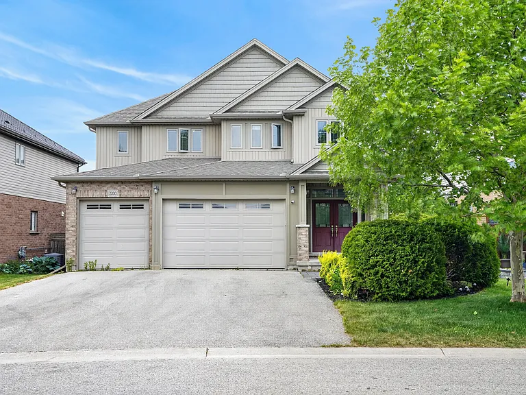2200 Dogwood Cres — Photo 5