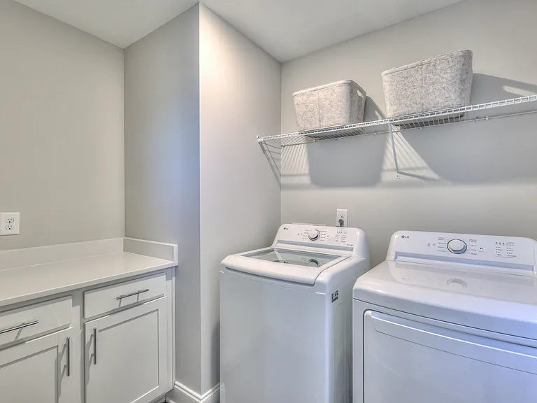 2762 Residences — Photo 37