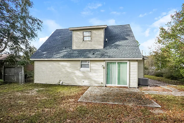 1911 Neptune Dr — Photo 16