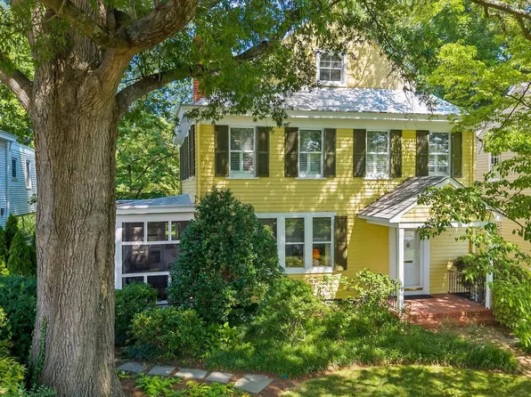 210 N Queen St, Chestertown, MD 21620
