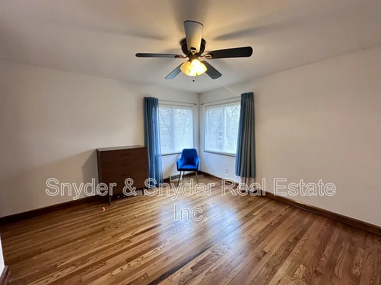 1093 N Main St — Photo 7