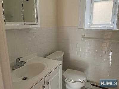 5th image of 222 Christie St #2-C