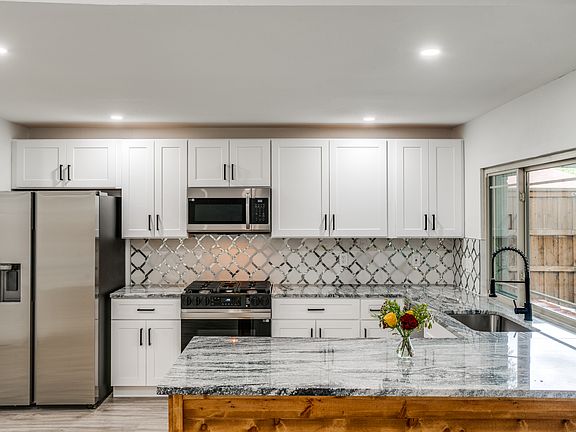 4th image of 940 Windy Meadow Dr #0