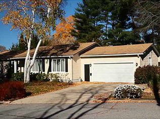15 Firethorn Ln, Cranston, RI 02920