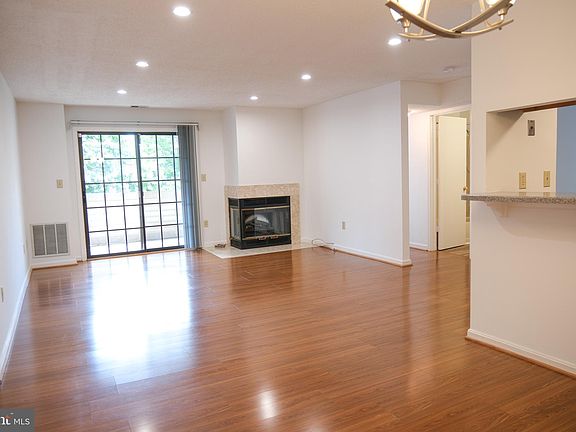 5th image of 6941 Mary Caroline Cir APT H