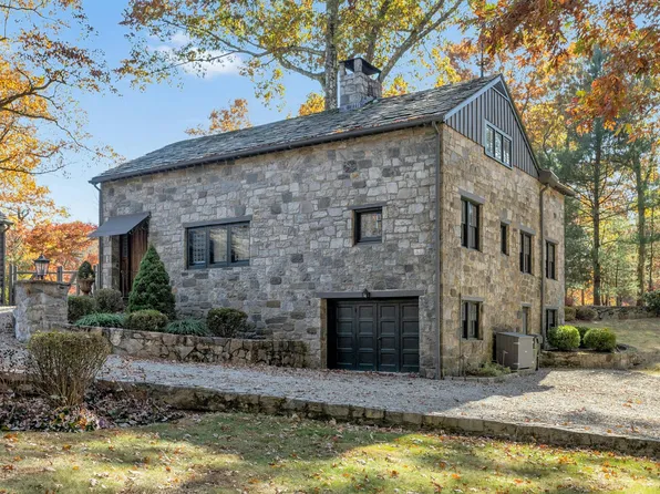 541 Hunting Ridge Rd, Stamford, CT 06903