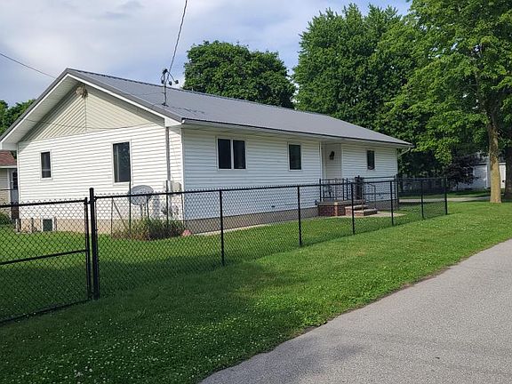 2nd image of 418 S 4th St