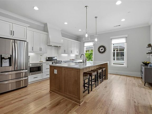 2nd image of 1033 Endeavour Ct