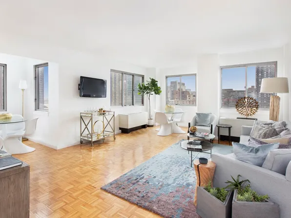 308 East 38th Street 19A image 1 of 16